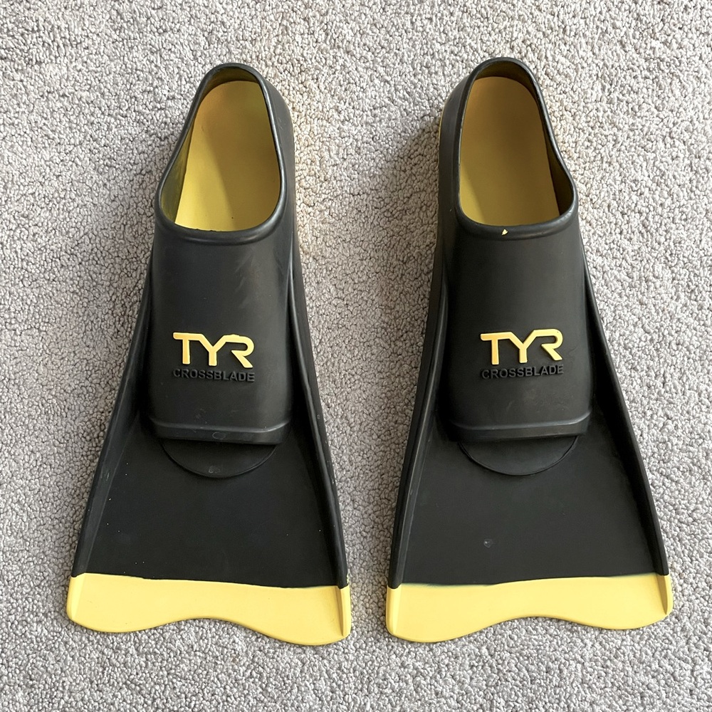 TYR Crossblade Fins 2.0. Yellow S Small (men’s 5-7; women’s 6.5-8.5). Swimming